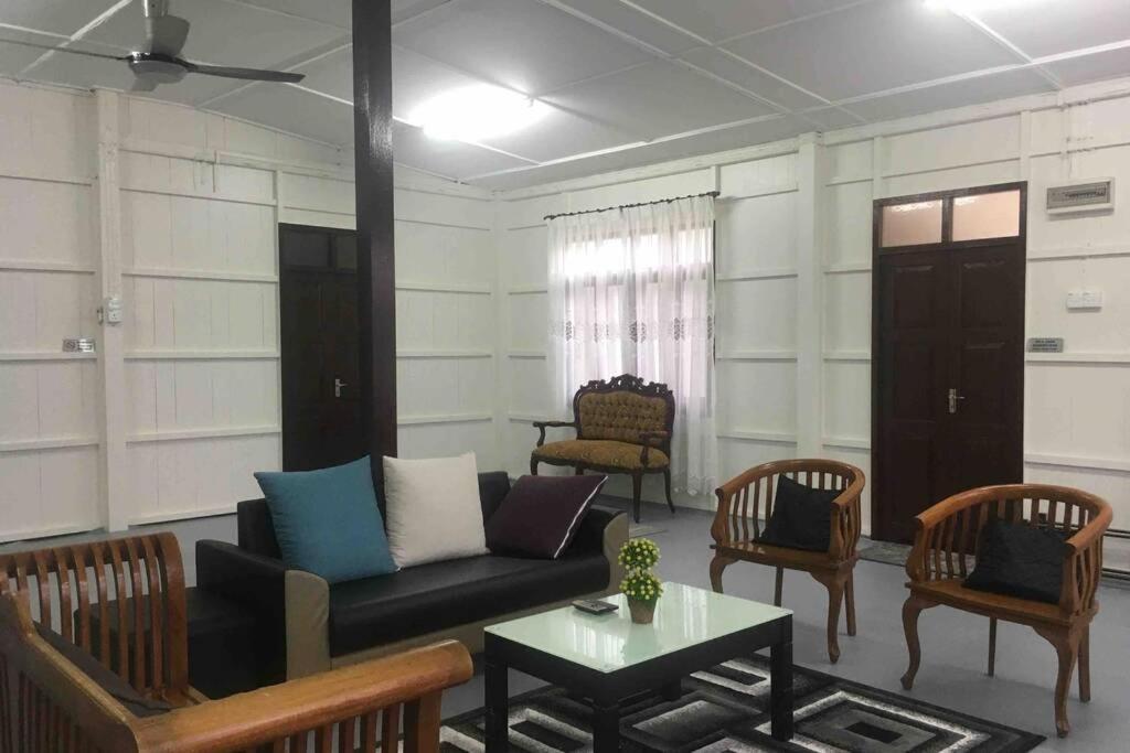 De Rhumaa Homestay Kuala Terengganu Exterior foto